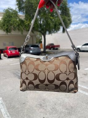 Coach turnlock shouldee bag